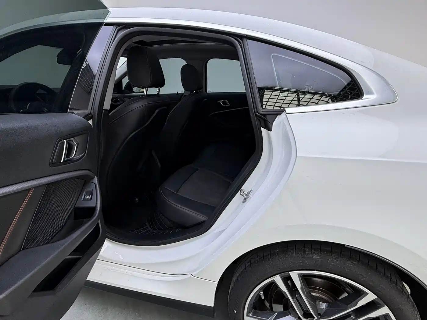 BMW 2 Series (Import) 2023 225i 4-Door Coupe M Sport Package фото 15