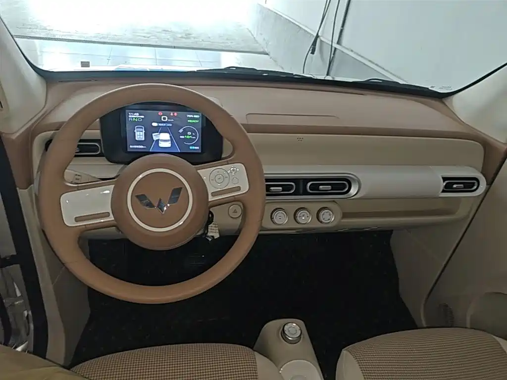 WULING AUTOMOBILE HONGGUANG MINIEV
