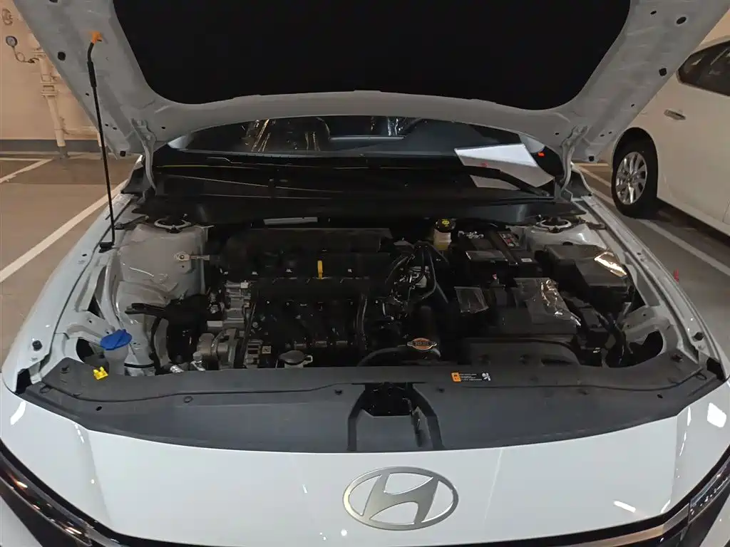 Hyundai Elantra 2023 1.5L CVT GLX Elite Edition фото 23