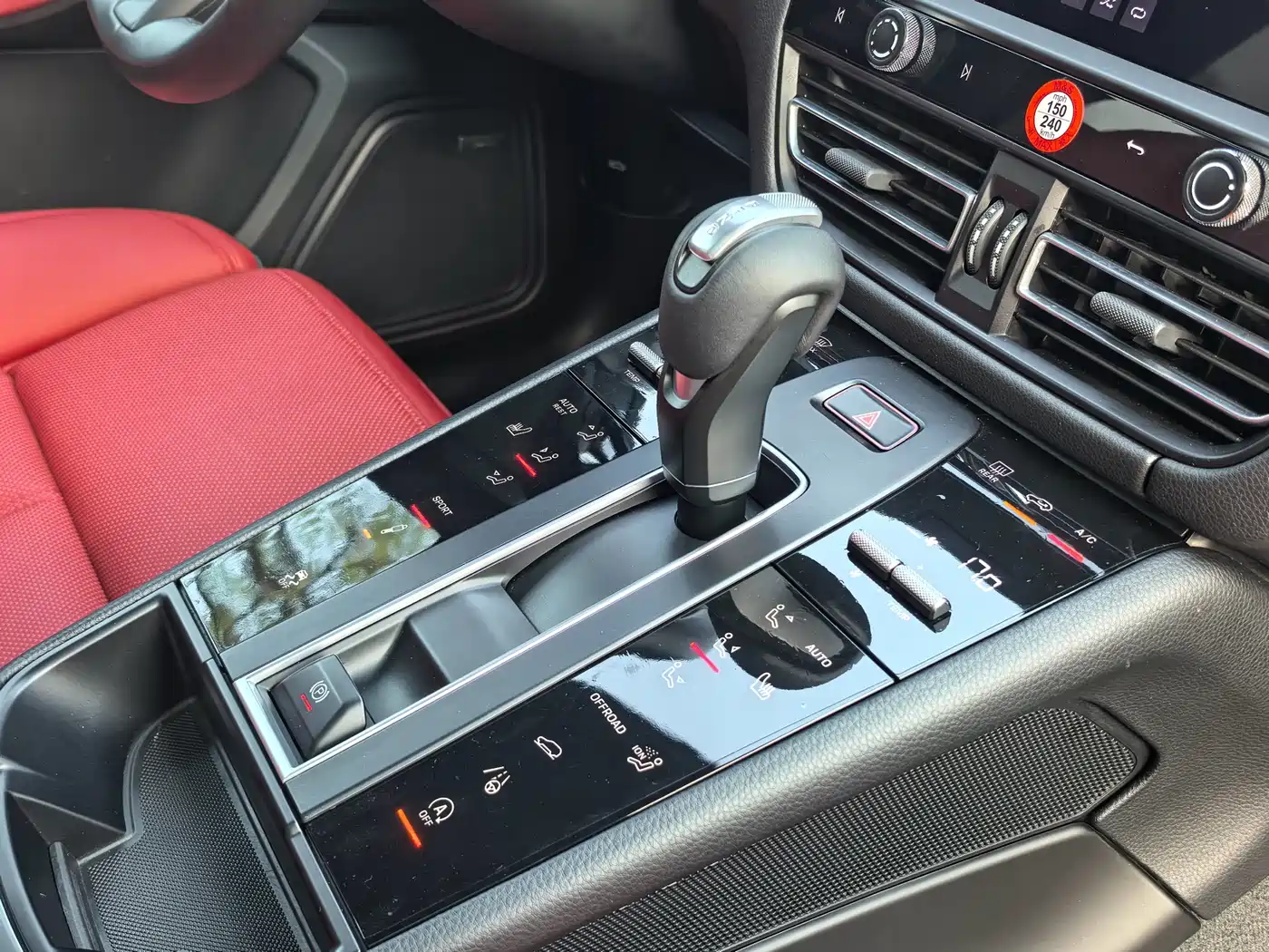 Porsche Macan 2022 Macan 2.0T фото 19