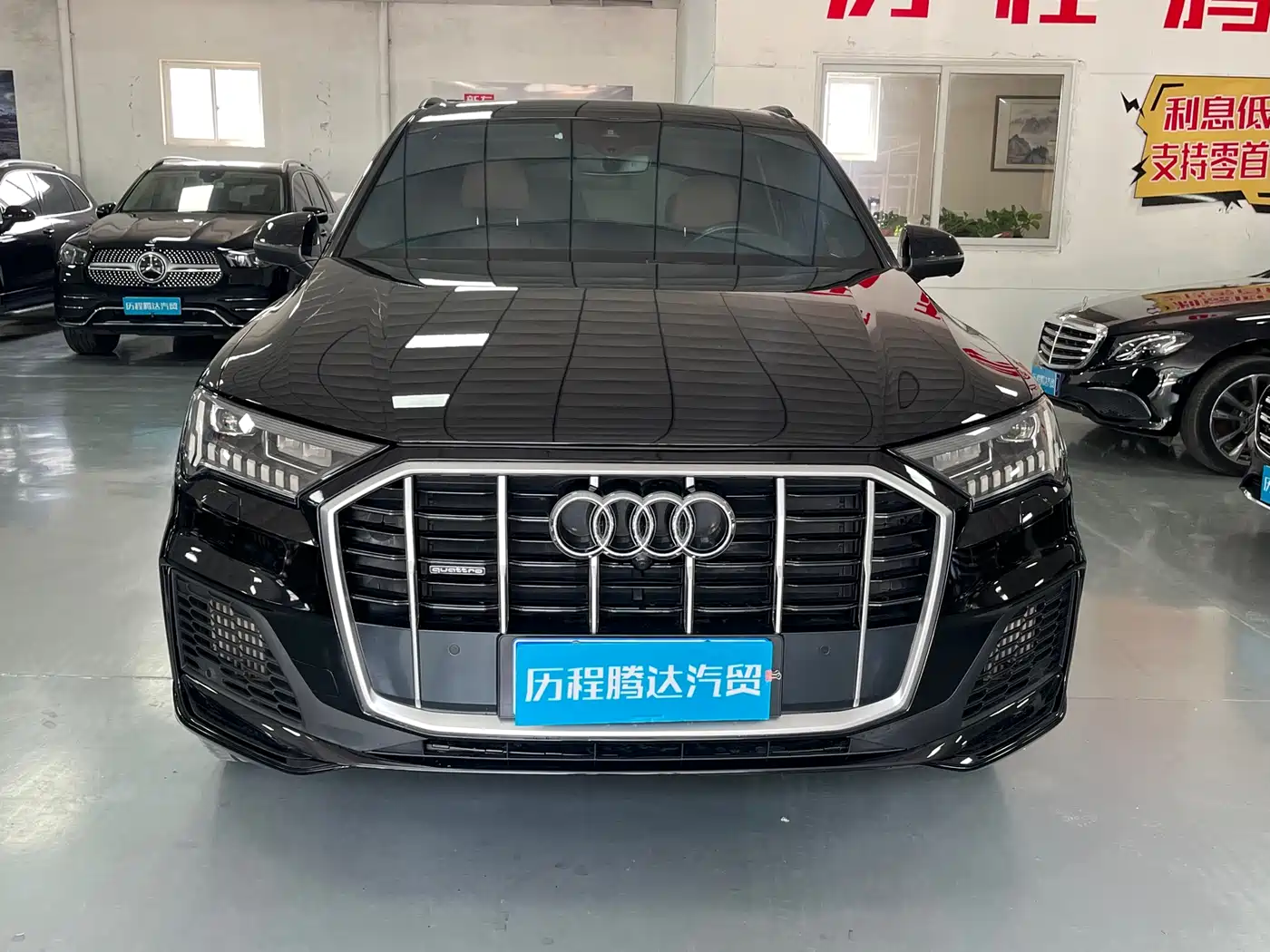 AUDI Q7