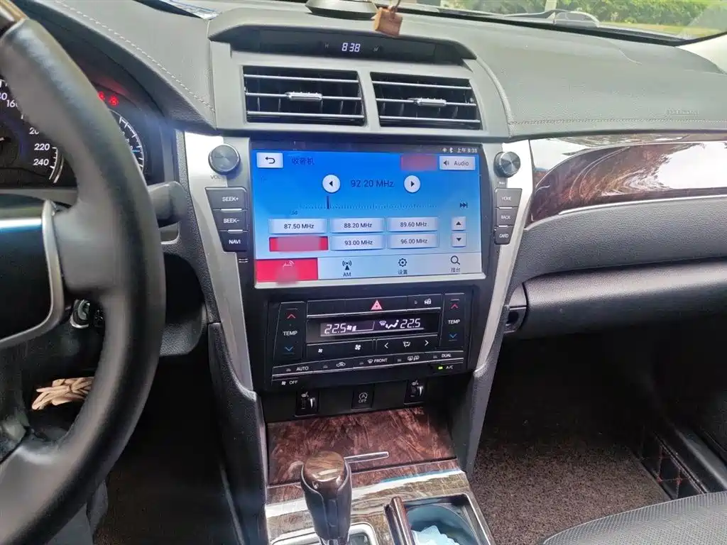 Toyota Camry 2016 2.0G 10th Anniversary Leading Edition фото 6