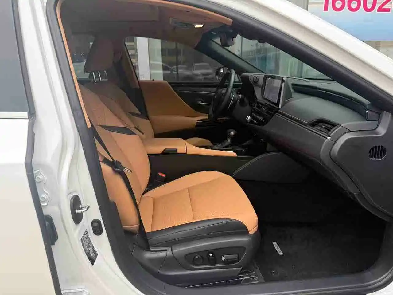 Lexus ES 2022 300h Excellence Edition фото 6