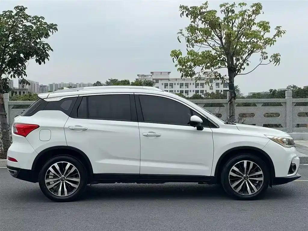 GAC TRUMPCHI GS4 NEW ENERGY