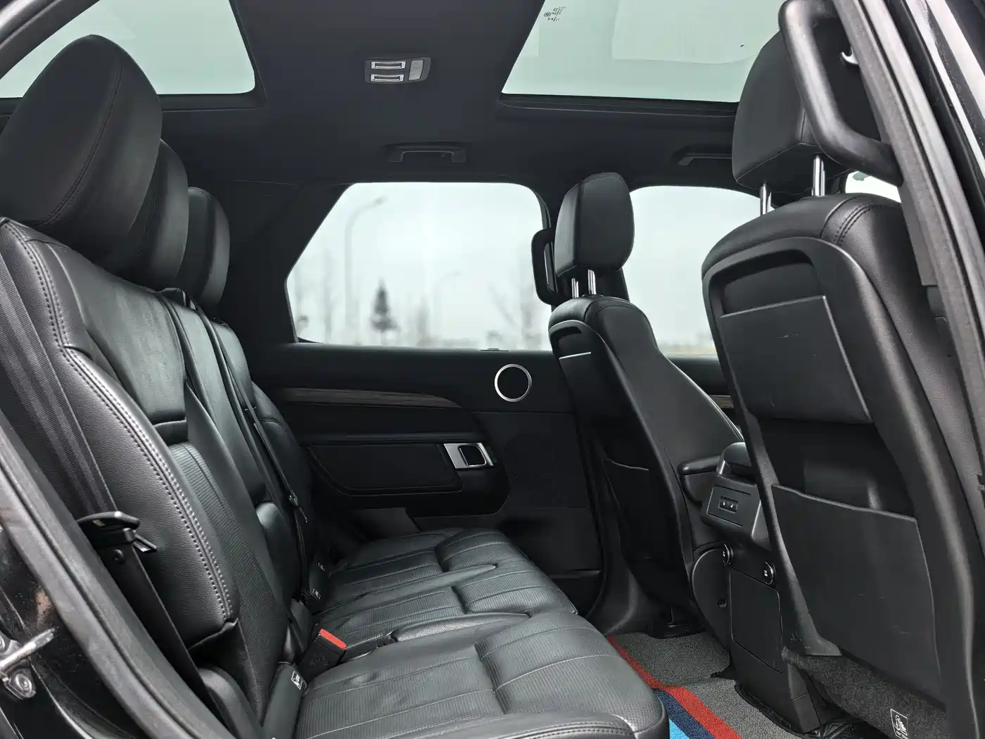 Land Rover Discovery 2017 3.0 SC V6 HSE фото 14