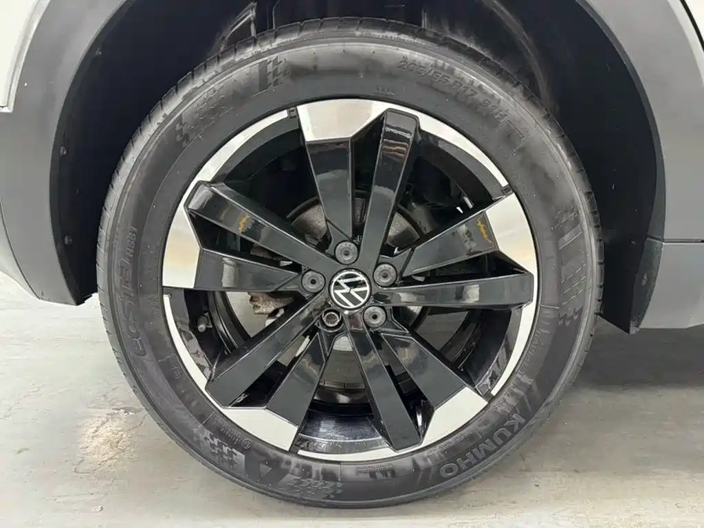 Volkswagen Tacqua 2023 2021 1.5L Automatic Smart Connect Edition