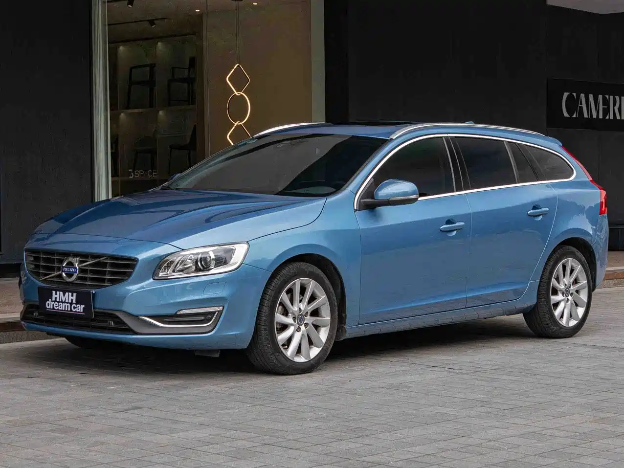 Фото 1 - Volvo V60