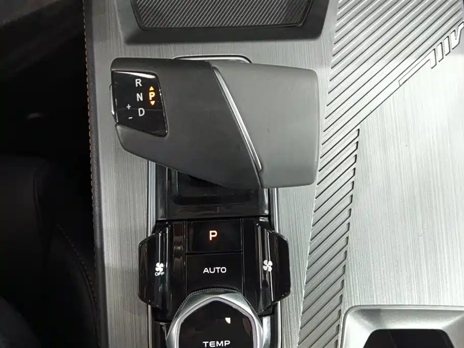 CHANGAN CHANGAN AUCHAN Z6