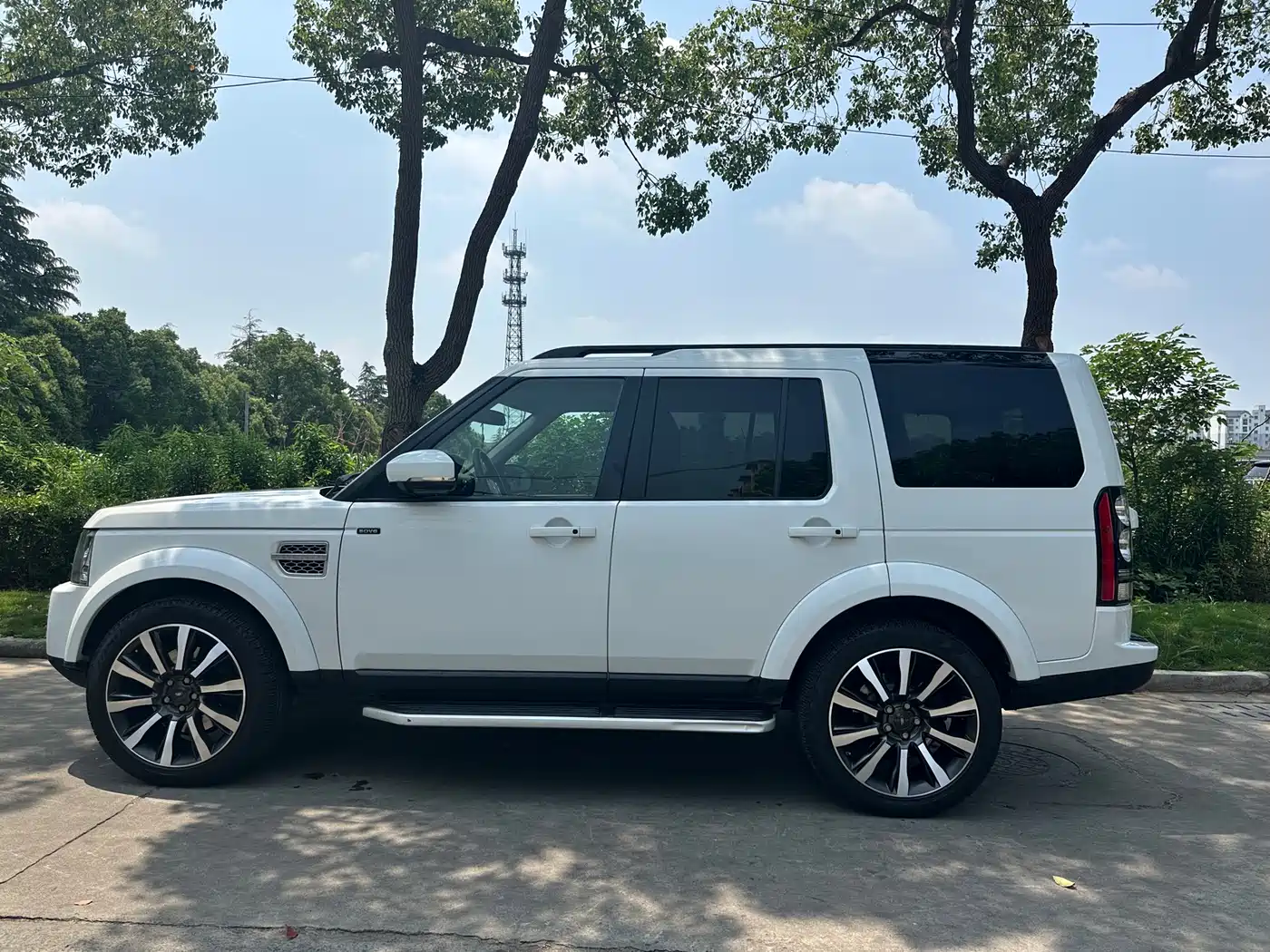 Land Rover Discovery 2015 3.0 SDV6 HSE Diesel фото 7
