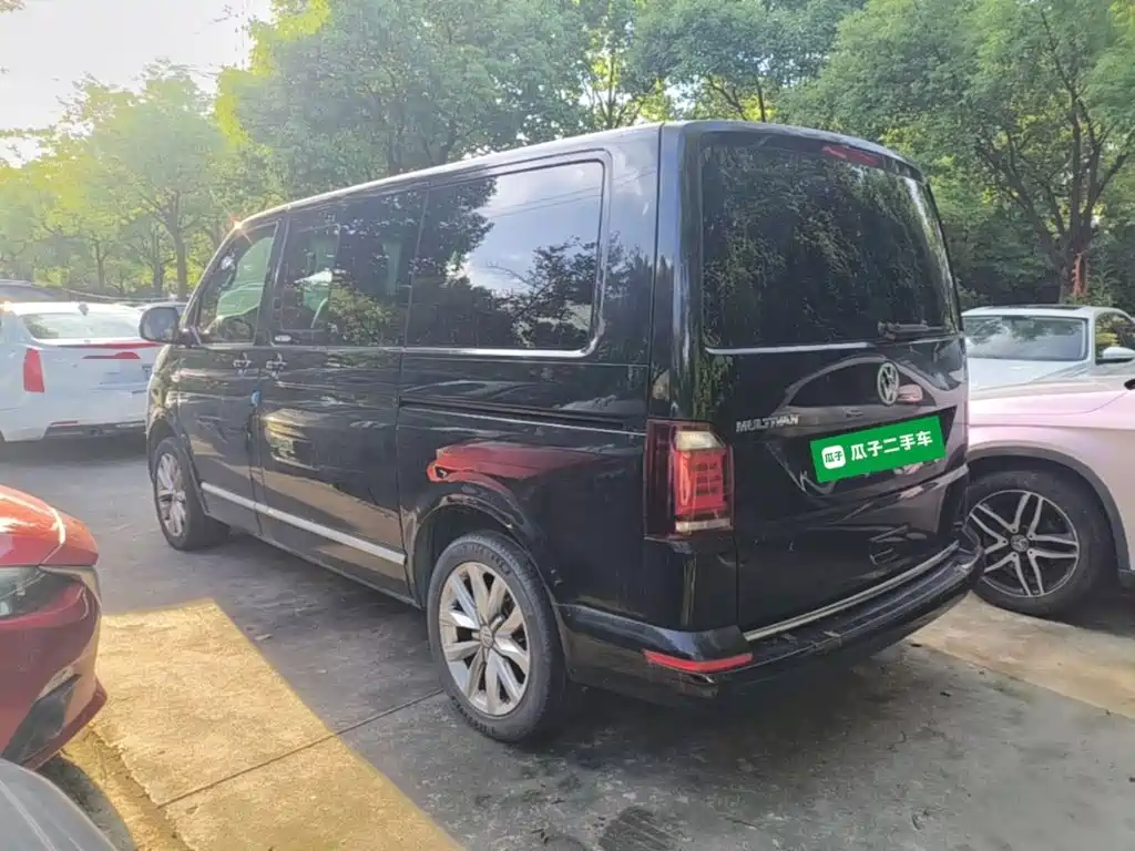 Volkswagen Multivan 2019 2018 2.0TSI 2WD Luxury Edition 7-Seater