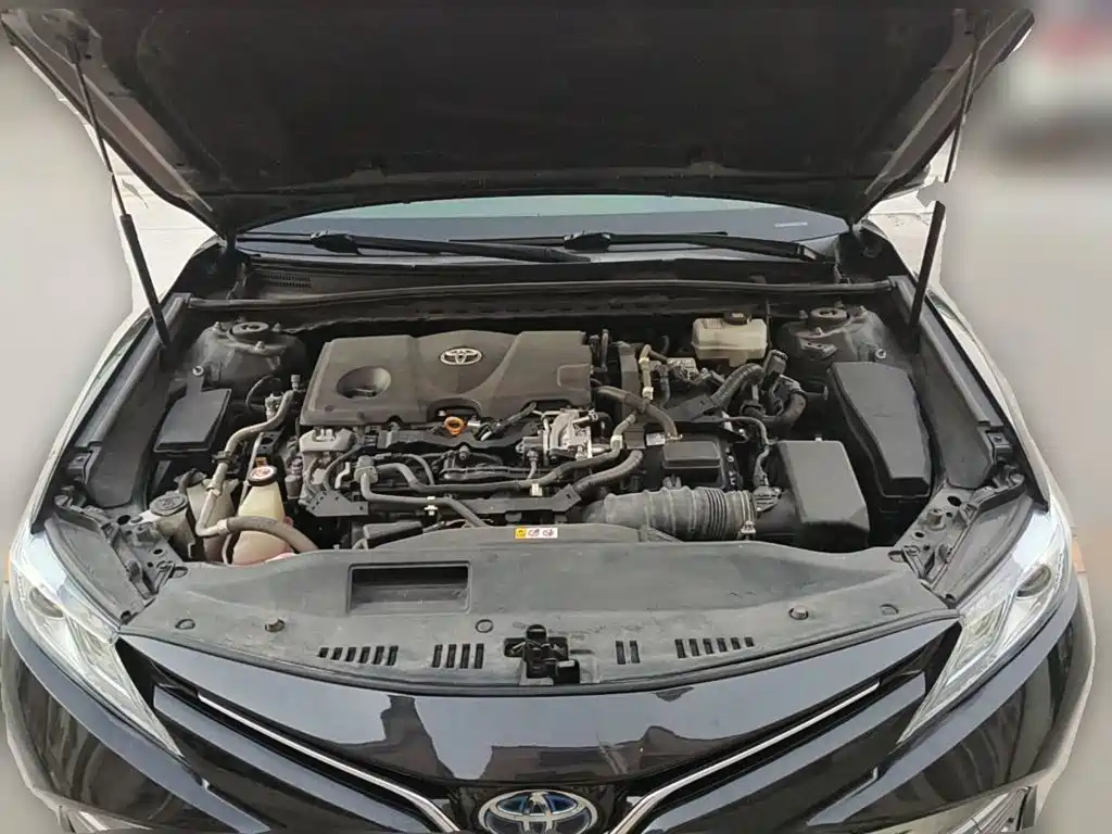 Фото 3 - Toyota Camry