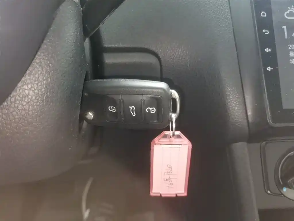 Volkswagen Polo 2016 1.4L Automatic Trend фото 9
