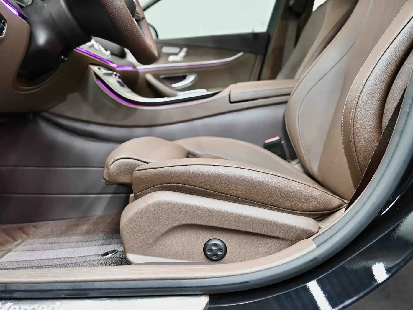 Mercedes-Benz E-Class 2022 E 300 L Fashion фото 21