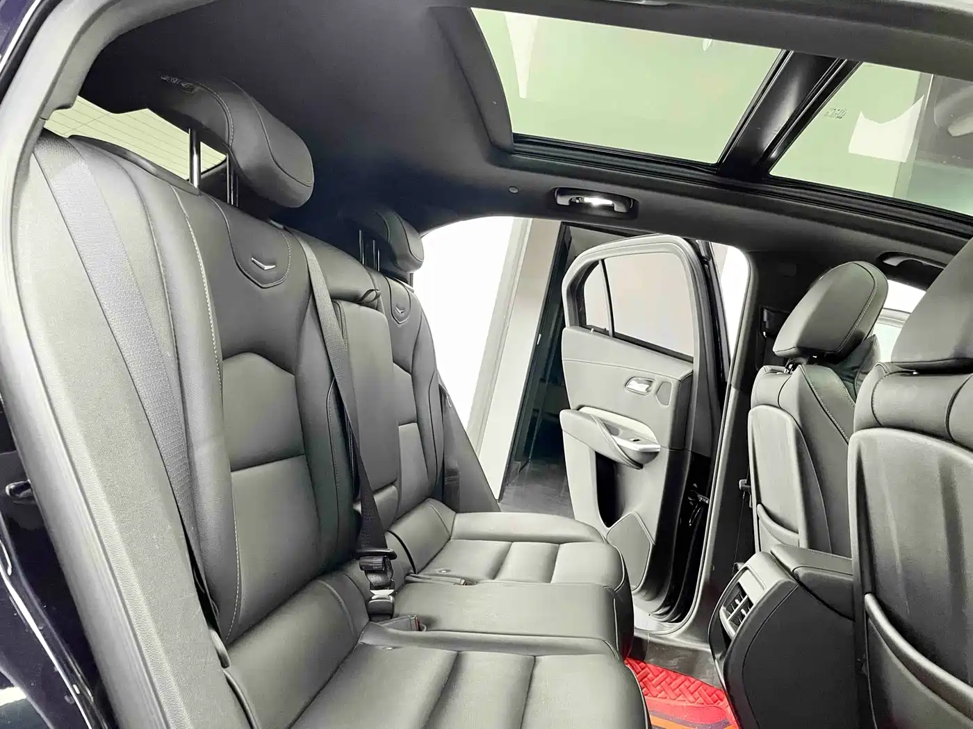 Cadillac XT4 2021 28T FWD Premium Edition фото 10