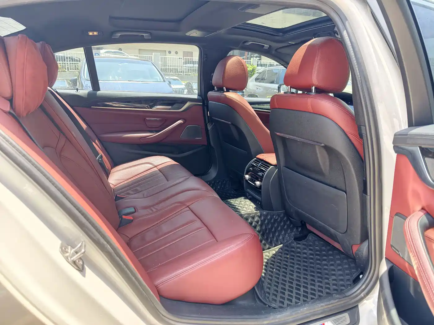 BMW 5 Series 2020 530Li Exclusive M Sport Package фото 10