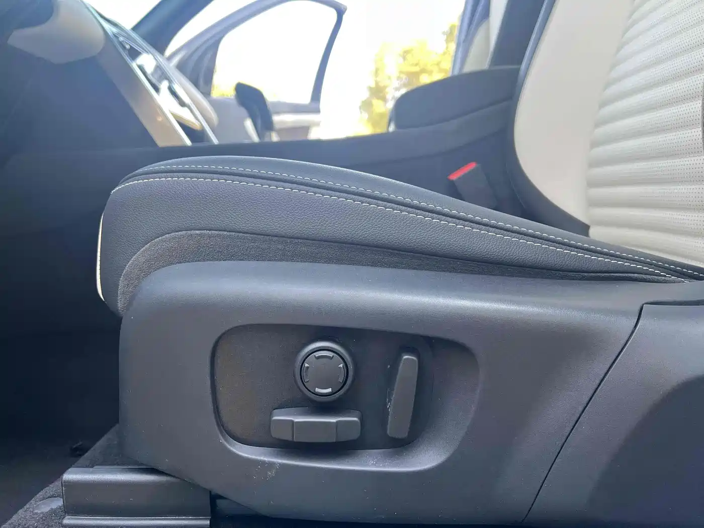 Land Rover Discovery Sport 2022 Model 249PS R-Dynamic S Performance Edition 5-Seater фото 12