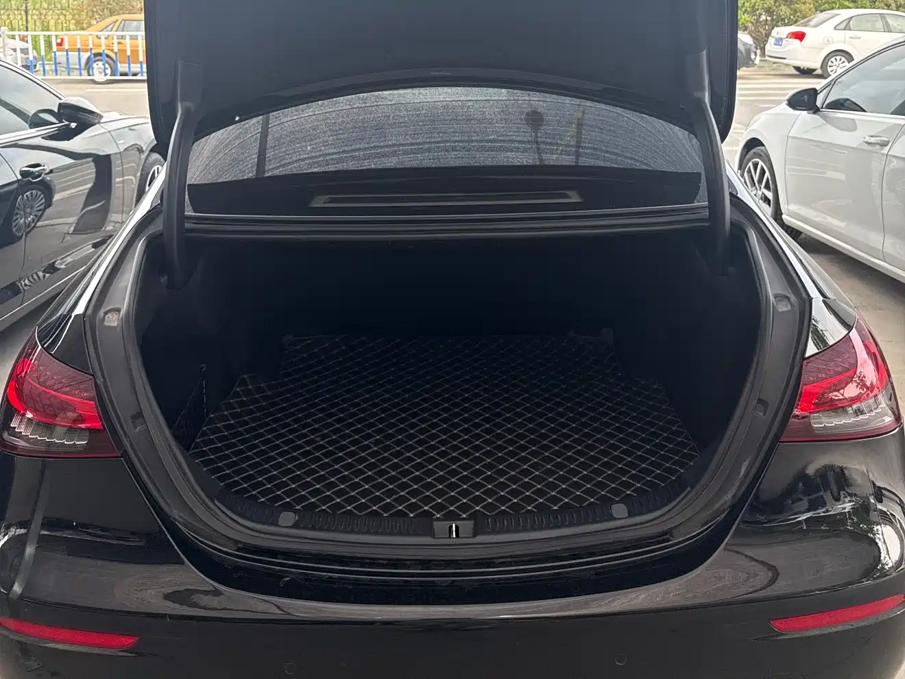 Mercedes-Benz E-Class 2023 Facelift E 300 L Luxury фото 15