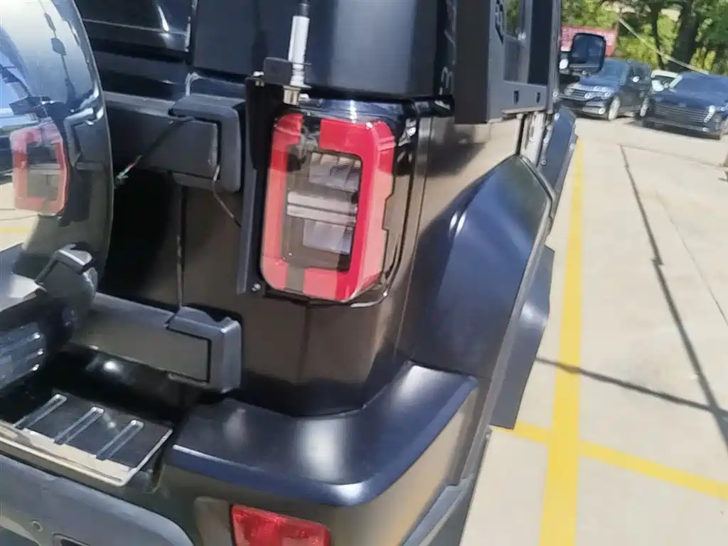 BAIC ORV Beijing Offroad BJ40 2024 2.0D Blade Hero Glory Edition фото 8