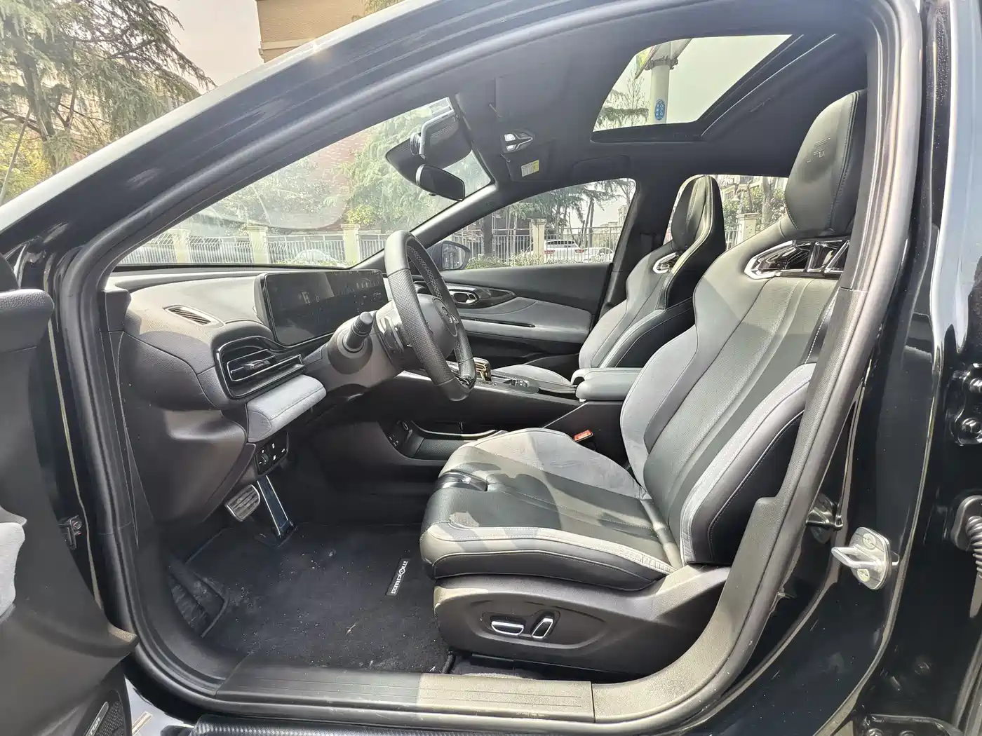 GAC Trumpchi Trumpchi Emkoo 2023 400T Automatic R PRO фото 8