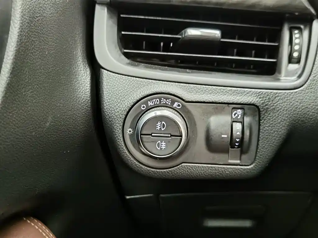 Buick Envision Plus 2016 28T 4WD Luxury фото 21