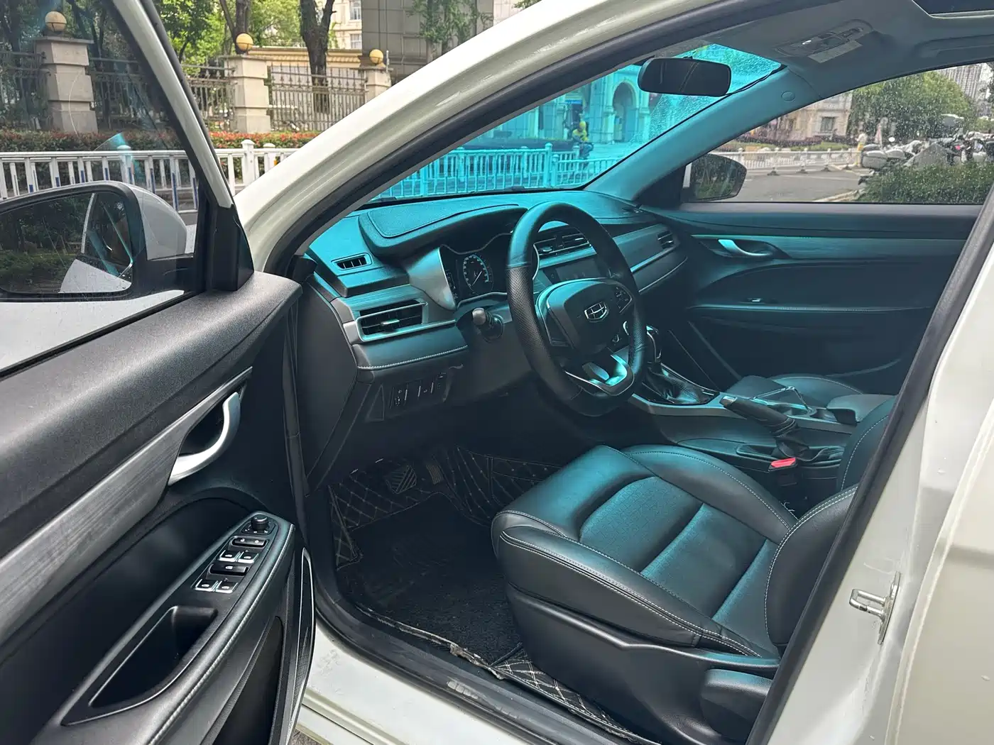 Photo 11 - Geely Emgrand