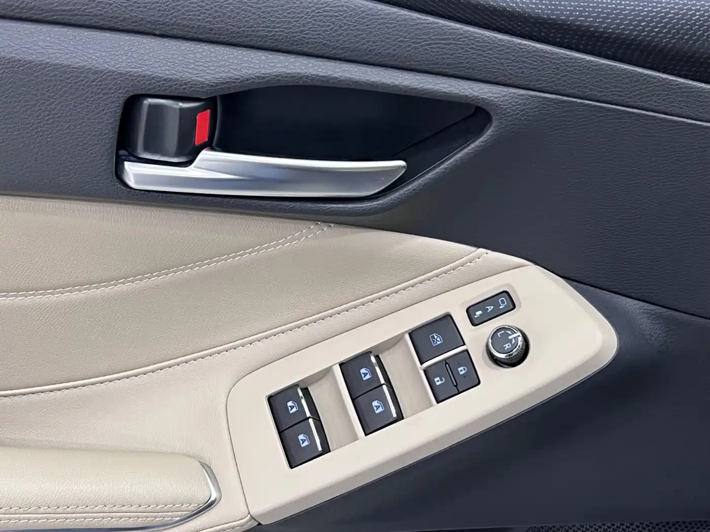 Toyota Avalon 2023 Hybrid 2.5L Luxury Edition фото 19