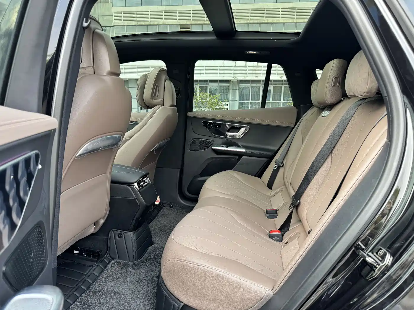 MERCEDES-BENZ EQE SUV