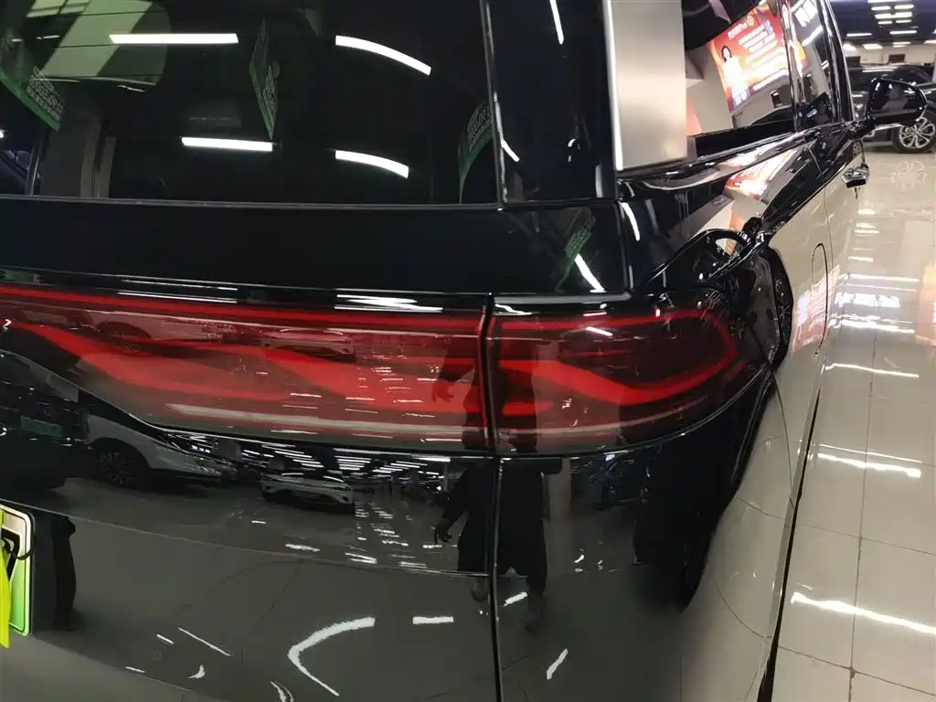 BYD Xia 2025 DM-i 1.5T 180km Surpass Edition фото 25