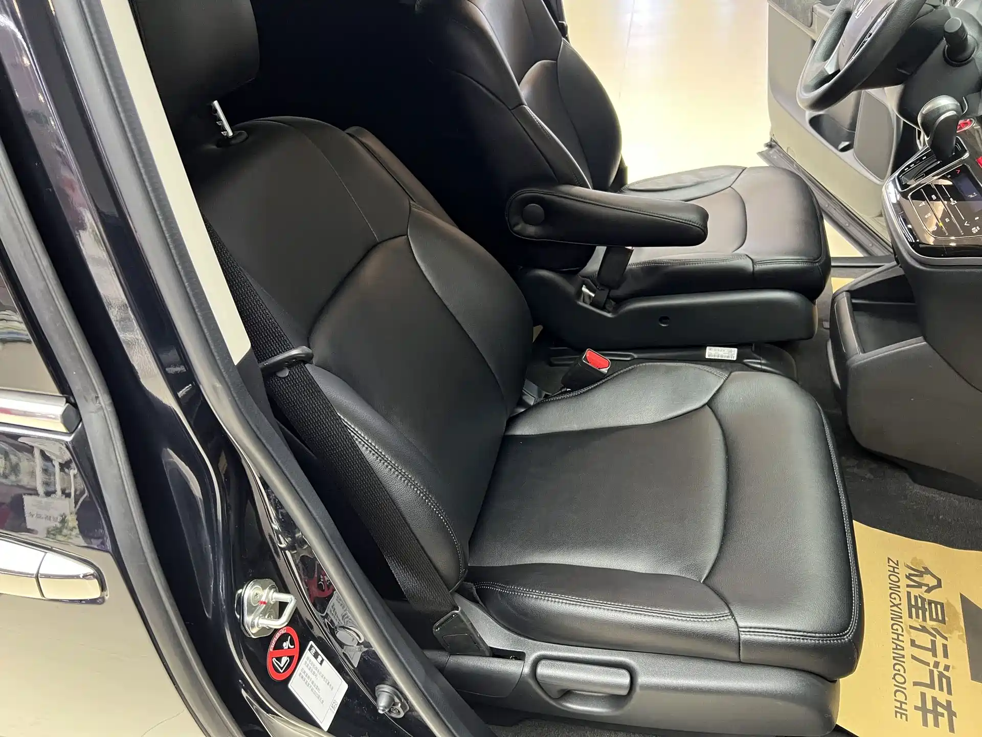Photo 12 - Honda Odyssey