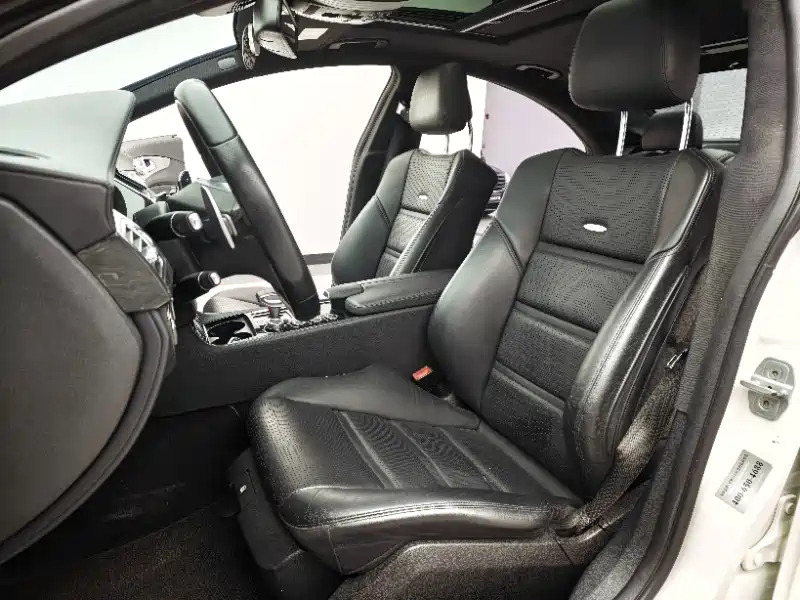 Mercedes-Benz CLS AMG 2012 AMG CLS 63 фото 8