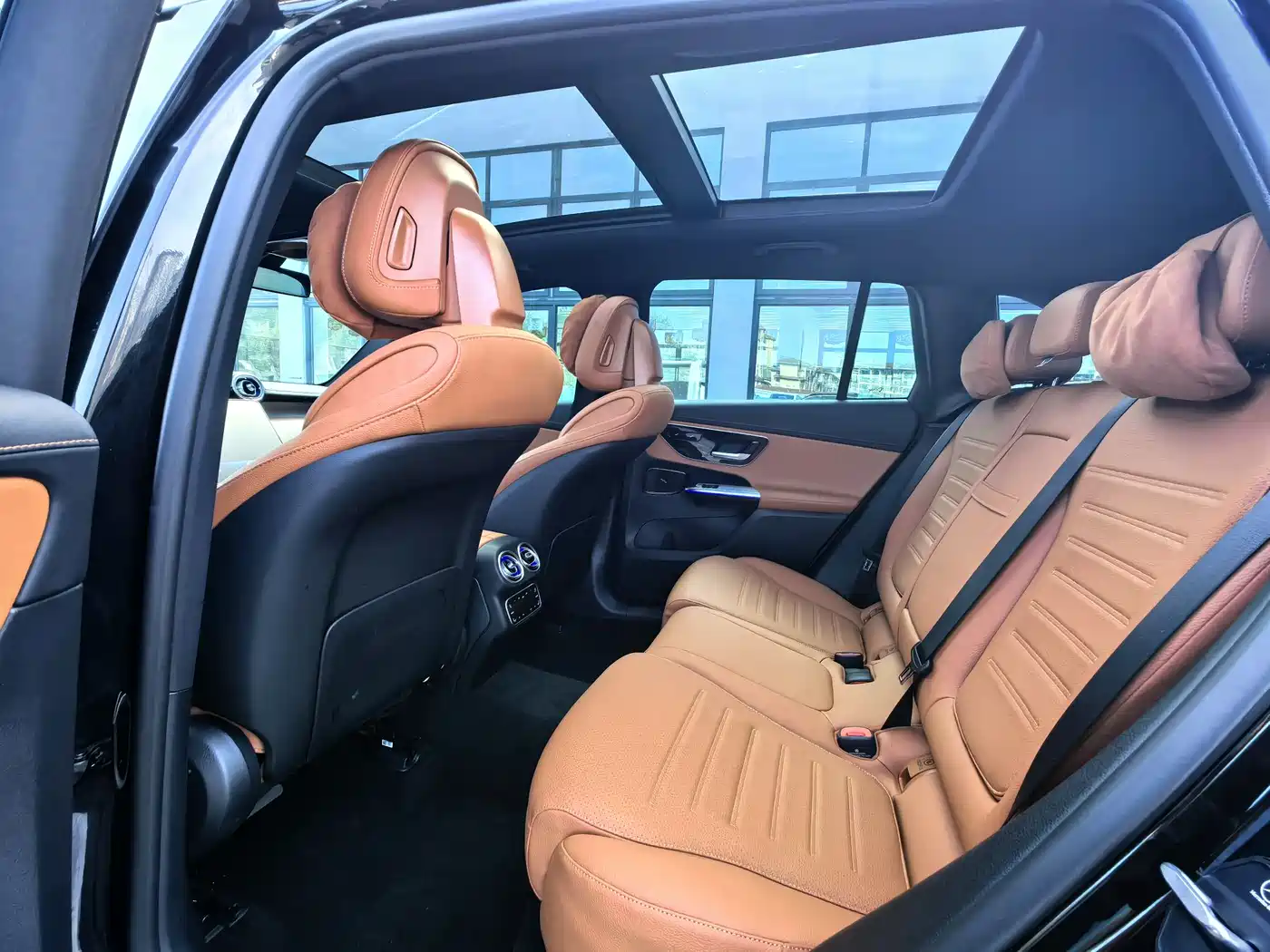 Mercedes-Benz GLC 2025 GLC 300 L 4MATIC Dynamic 5-seater фото 7
