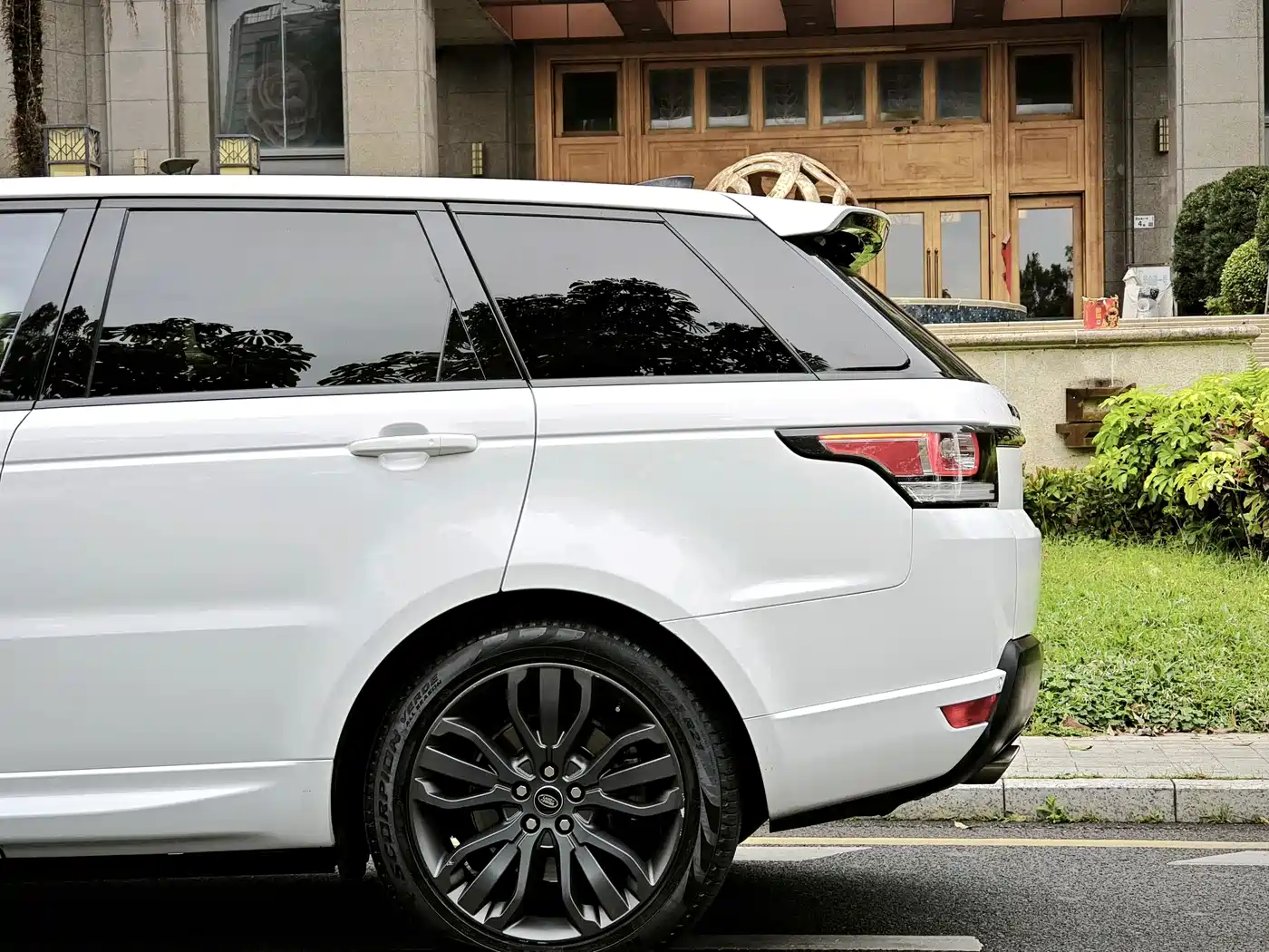 Land Rover Range Rover Sport 2017 3.0 SC V6 HSE фото 20