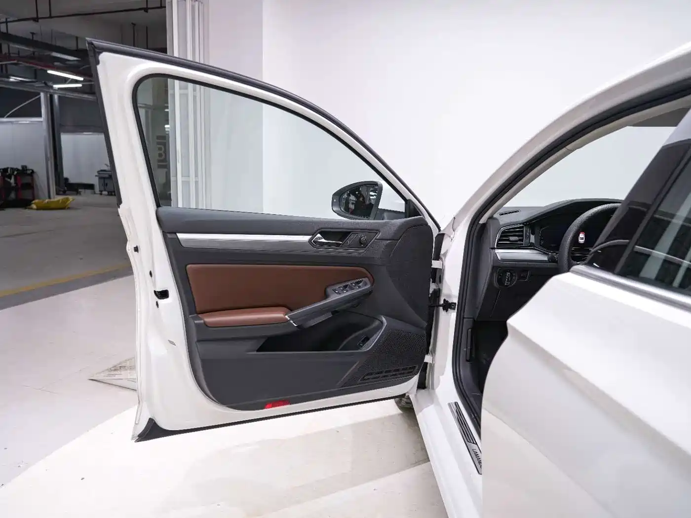 Volkswagen Lamando 2021 Facelift 280TSI DSG Comfort Edition фото 13