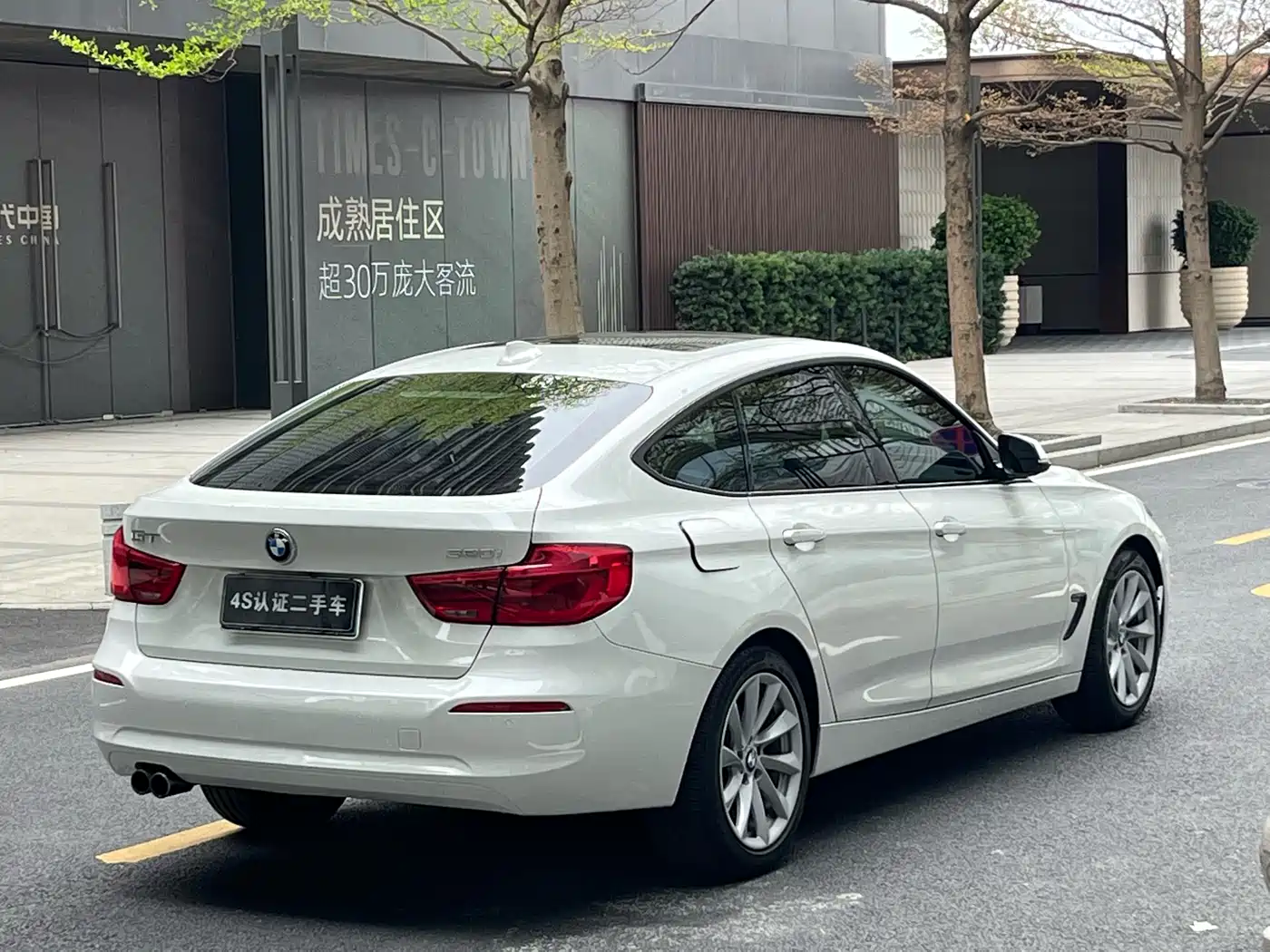 BMW 3 Series GT 2019 320i Fashion Model фото 5