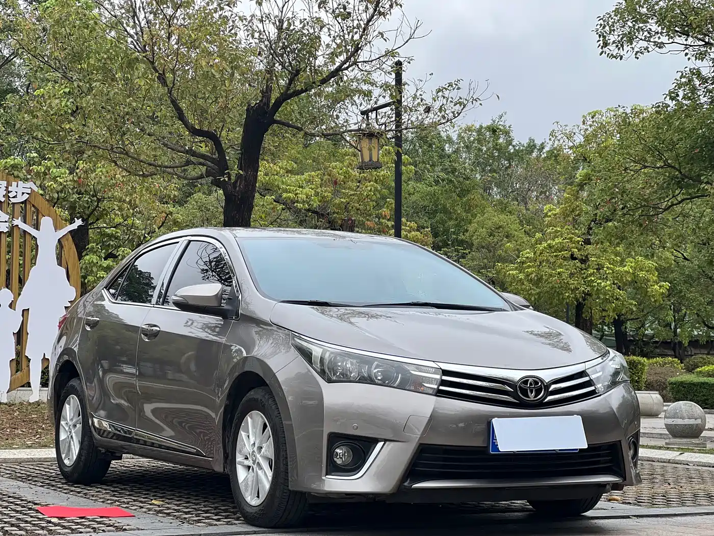 Toyota Corolla 2017 1.2T CVT GL фото 2