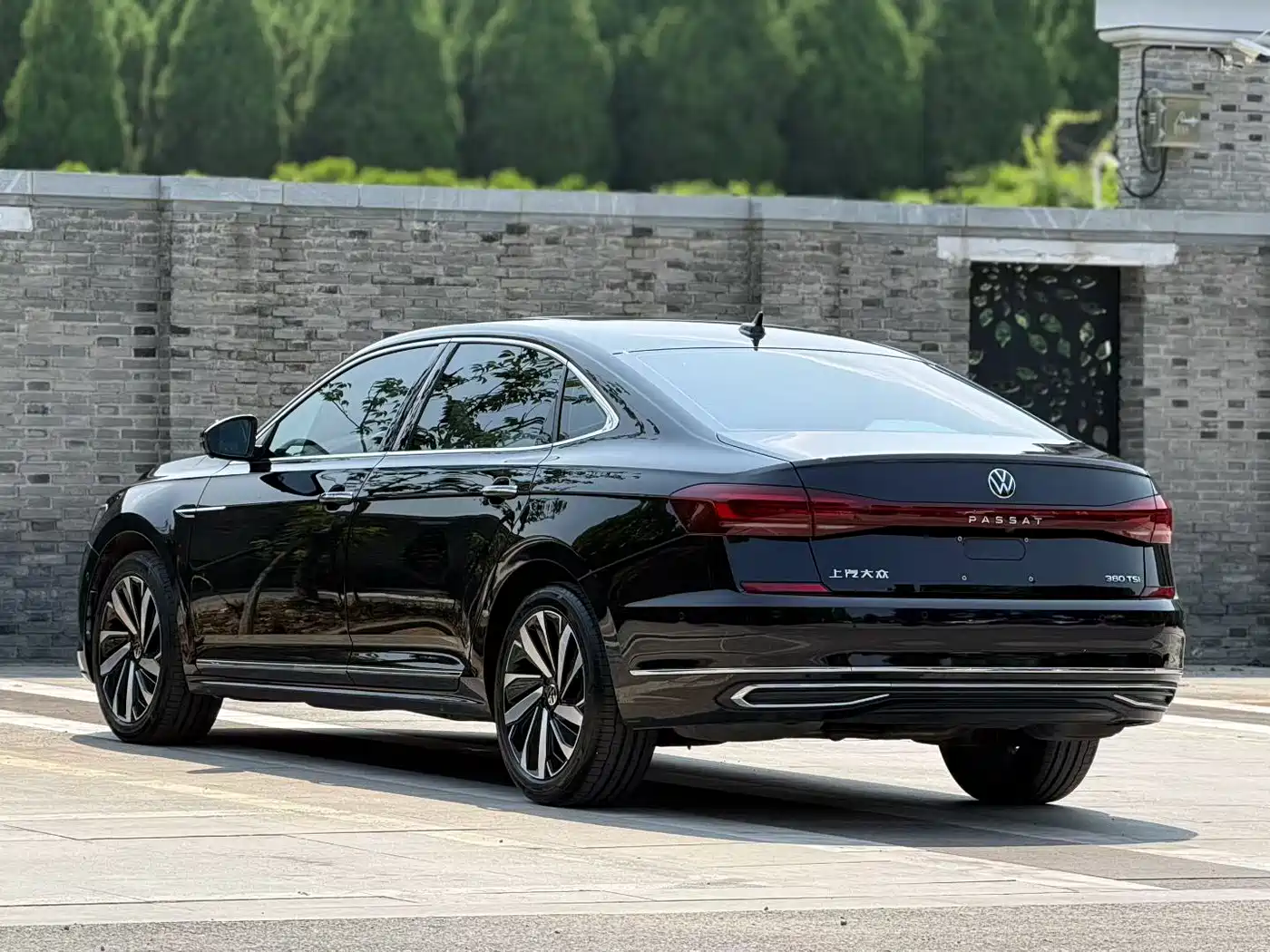 Volkswagen Passat 2025 Outstanding 380TSI Dragon Glory Edition фото 3