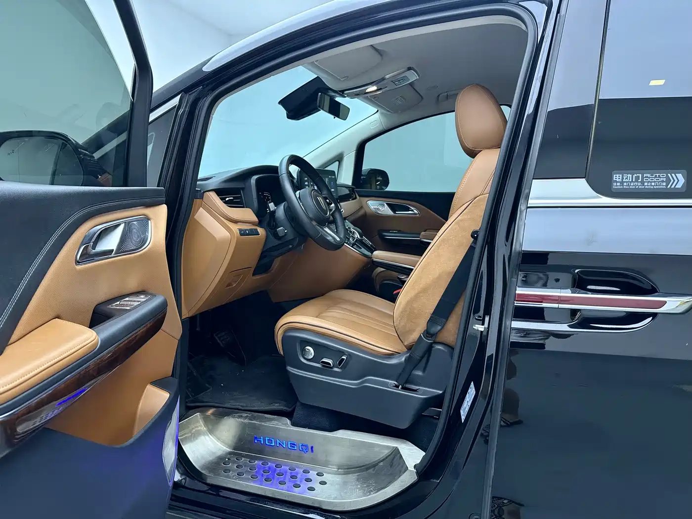 Hongqi HQ9 2023 2.0T Smart Connect Flag Smooth Edition фото 7