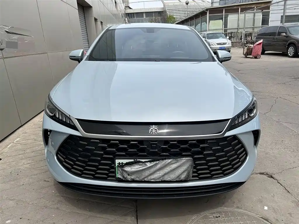 BYD Qin PLUS 2025 DM-i Smart Drive 55KM Leader фото 2