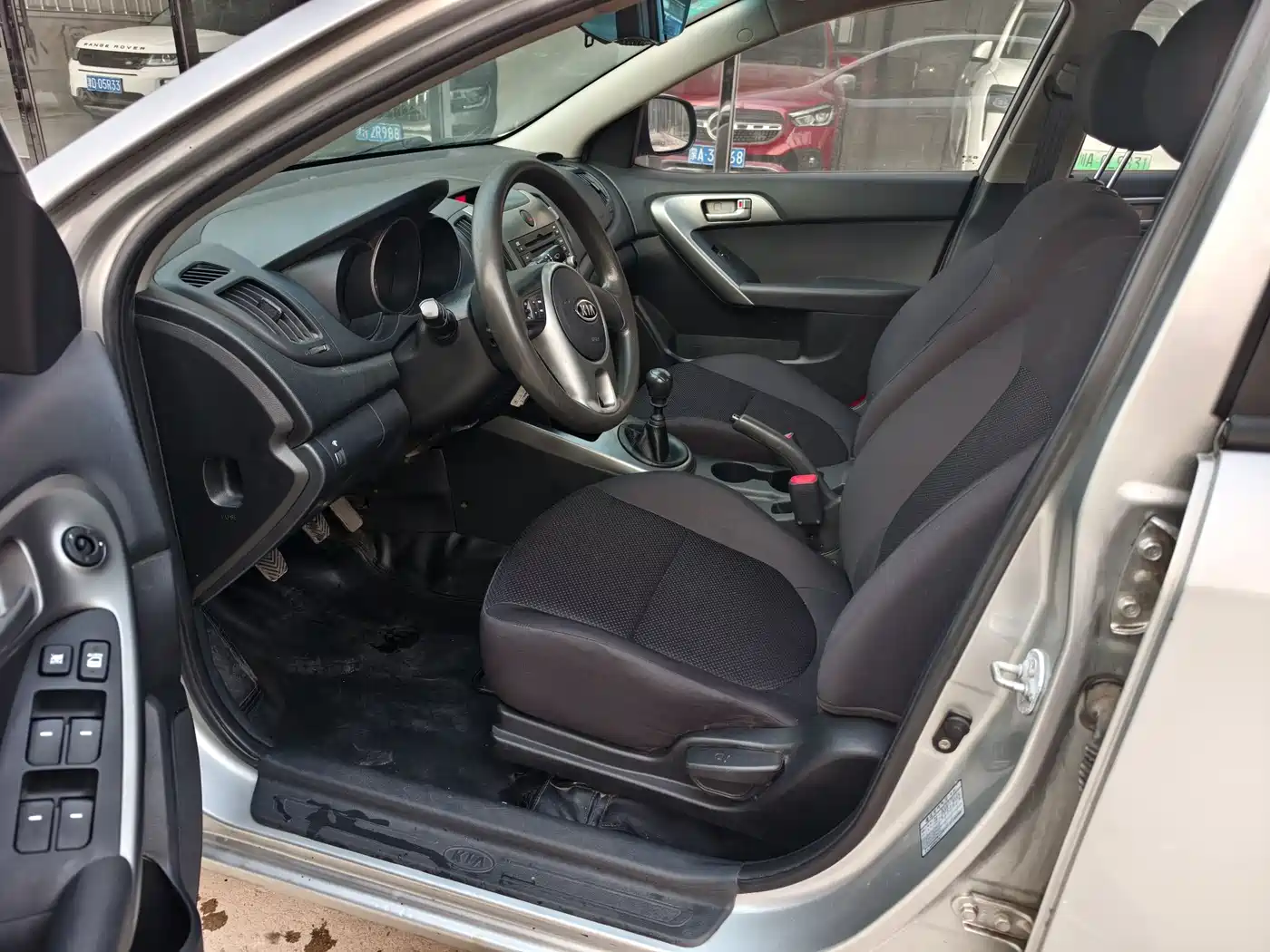 Kia Forte 2012 1.6L MT GL Commemorative Edition фото 3