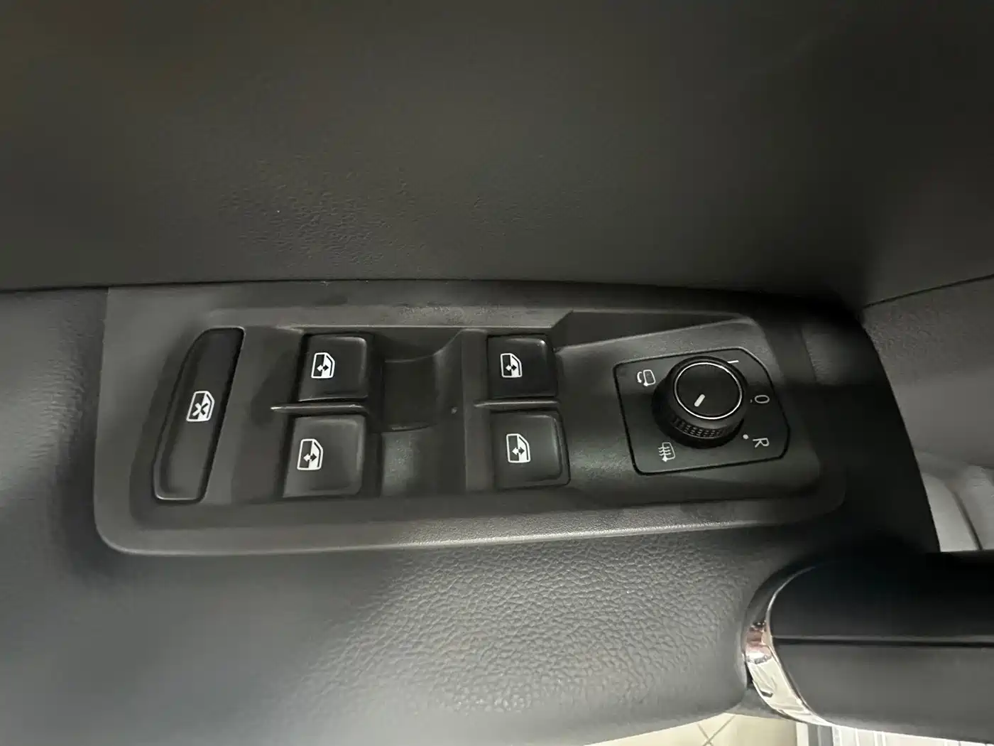 Volkswagen Touran 2023 2021 Touran L 280TSI DSG Cross Luxury 7-Seater
