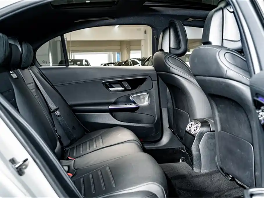 Mercedes-Benz C-Class 2024 Second Facelift C 260 L Night Edition Sport фото 19