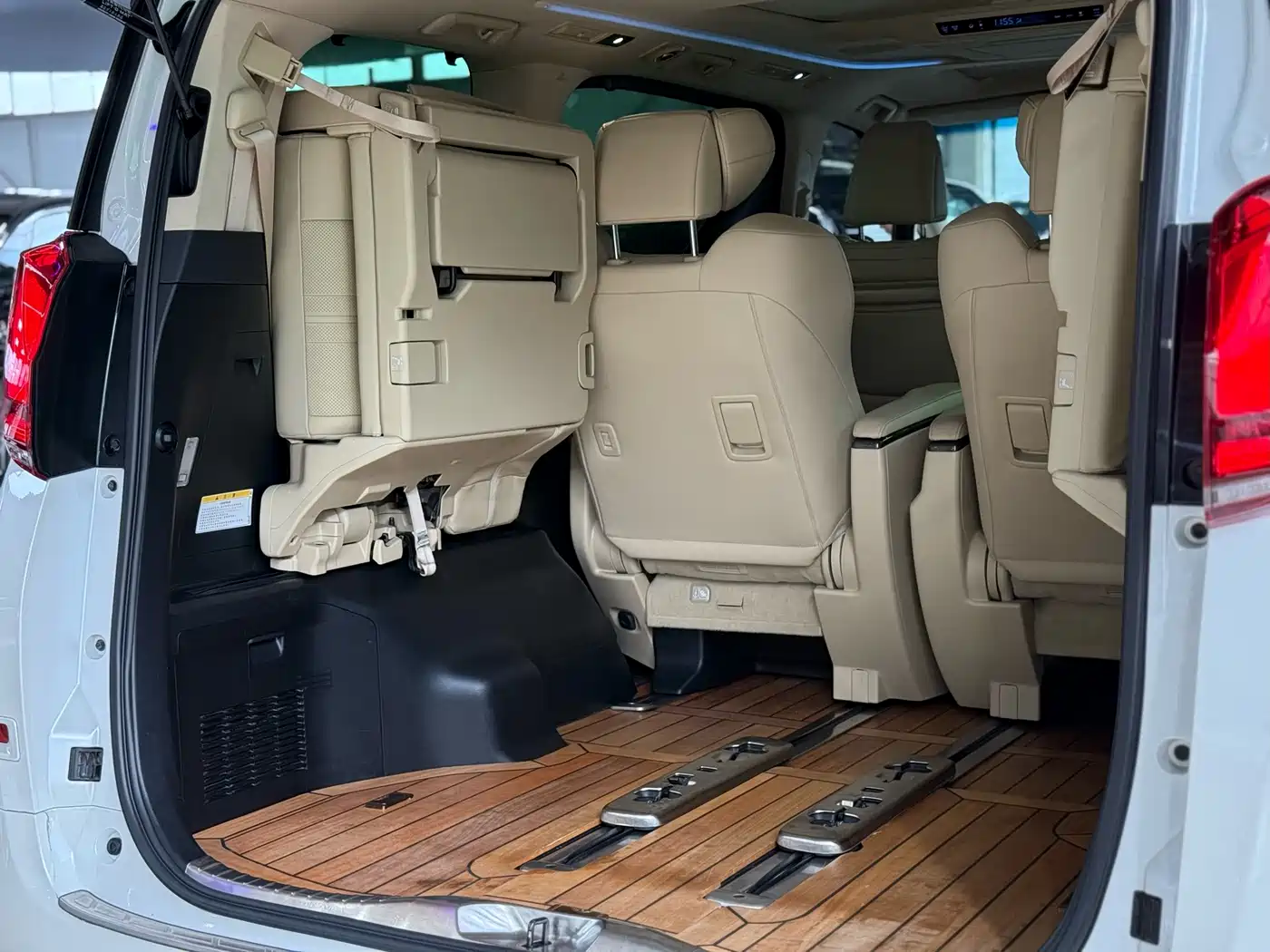 Toyota Alphard 2021 Hybrid 2.5L Premium фото 20