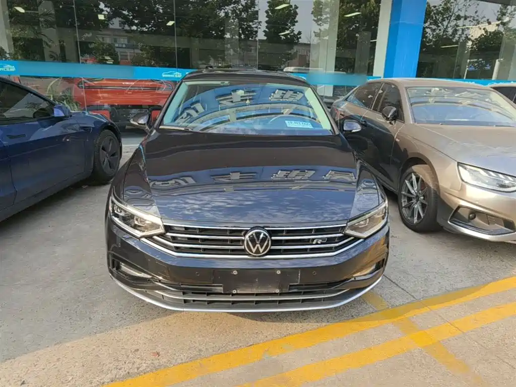 Volkswagen Magotan 2020 330TSI DSG Luxury фото 3