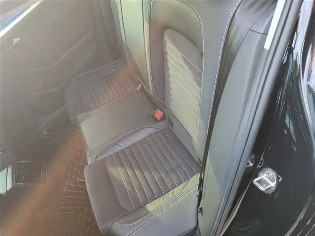 Volkswagen Magotan 2020 330TSI DSG Luxury фото 17
