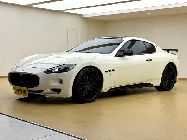  Maserati GranTurismo 2012 4.7L MC Stradale