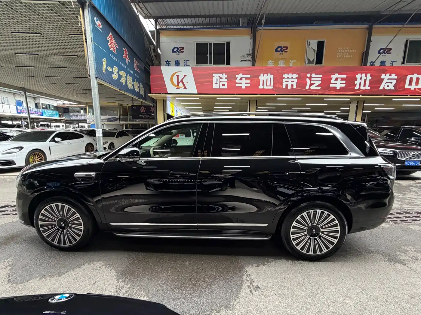 AITO Wenjie AITO M9 2024 Extended Range Ultra 42kWh 6-Seater фото 32