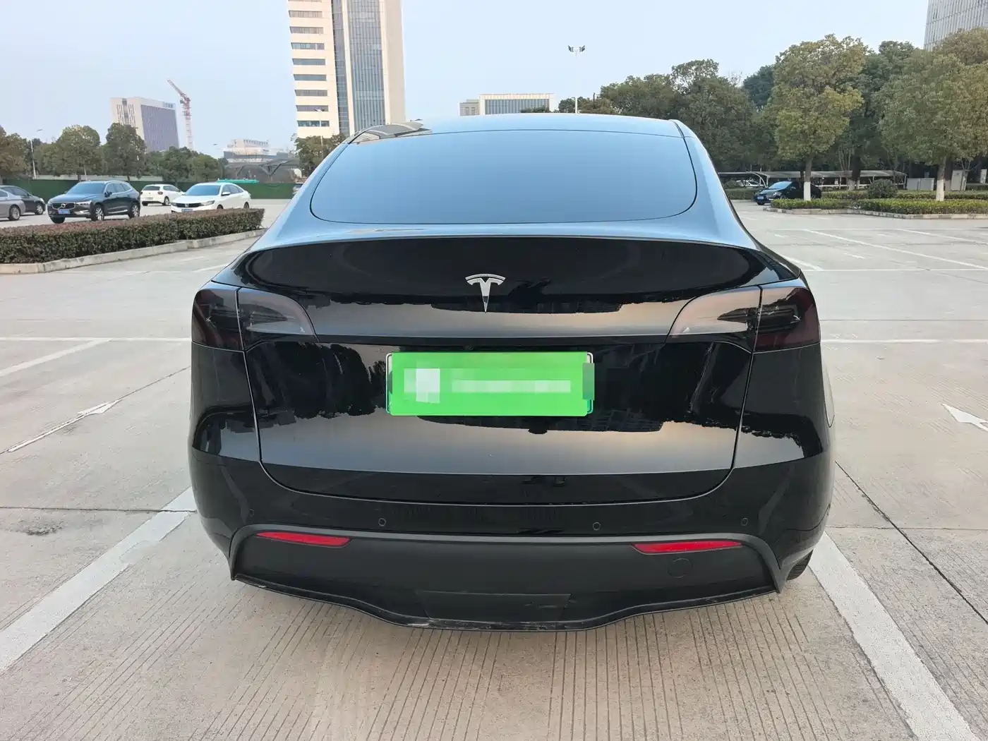 TESLA MODEL Y