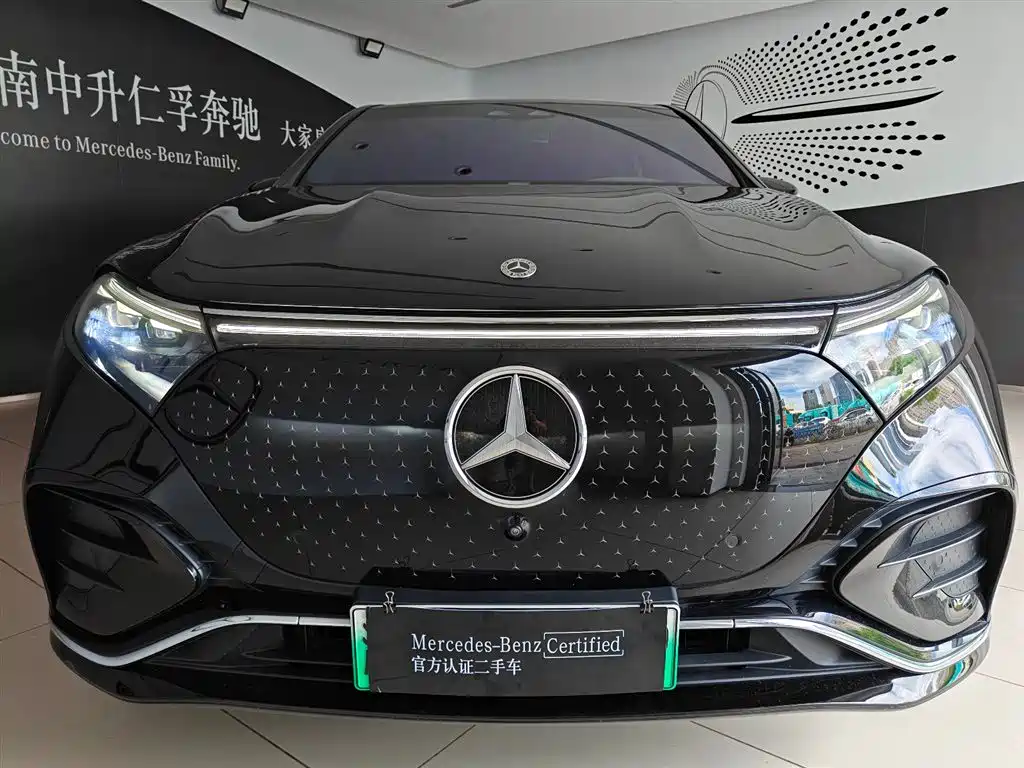 MERCEDES-BENZ EQS SUV
