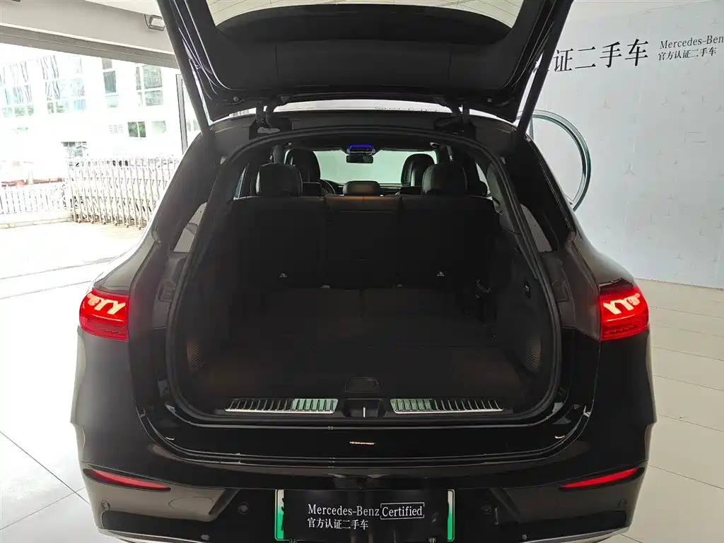 MERCEDES-BENZ EQS SUV