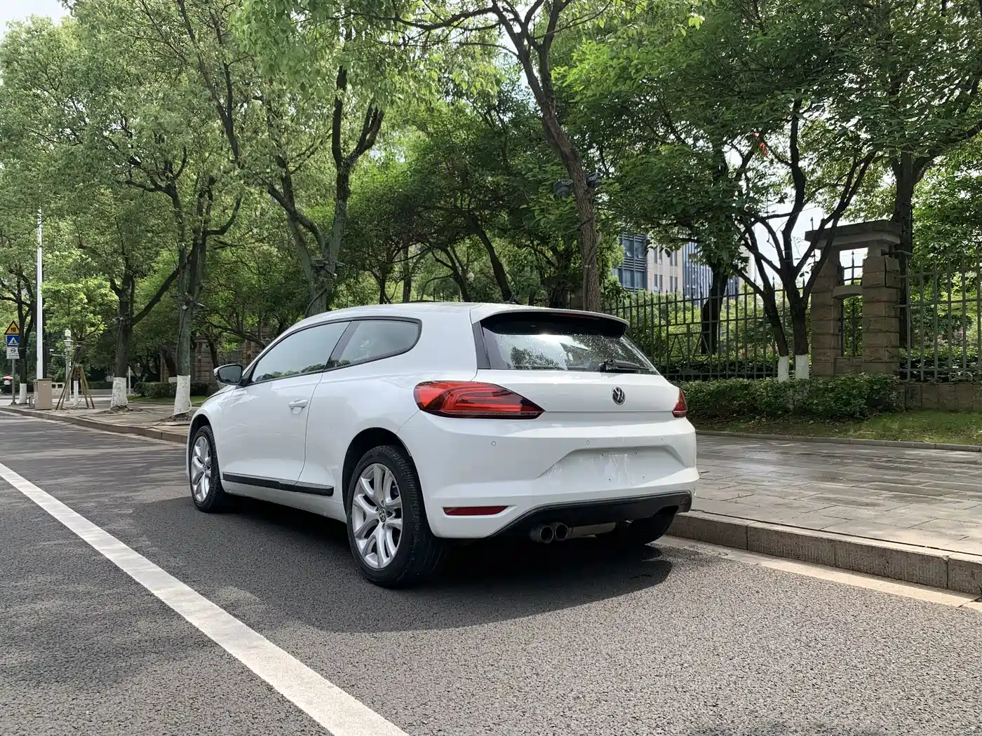 Volkswagen Scirocco 2015 1.4TSI Trend Edition фото 17